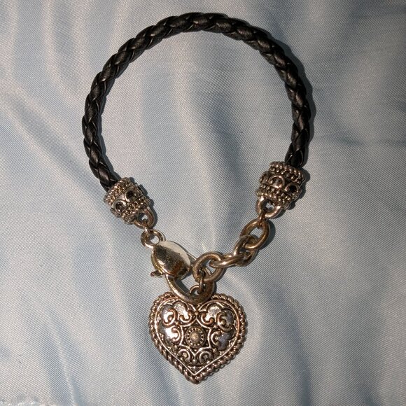 $3 with Bundle ~ Braided Leather Bracelet with Silver Filigree Heart Charm 5079 - Picture 1 of 4